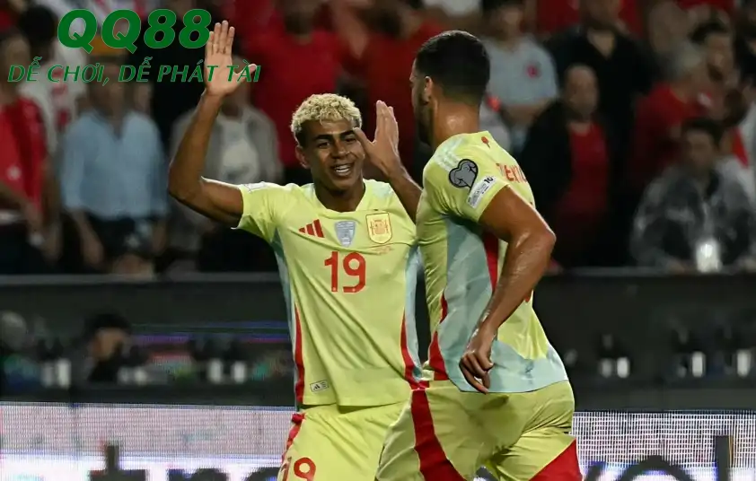 ĐT Tây Ban Nha duy trì phong độ ấn tượng trong suốt gần hai năm qua ĐT Tây Ban Nha duy trì phong độ ấn tượng trong suốt gần hai năm qua